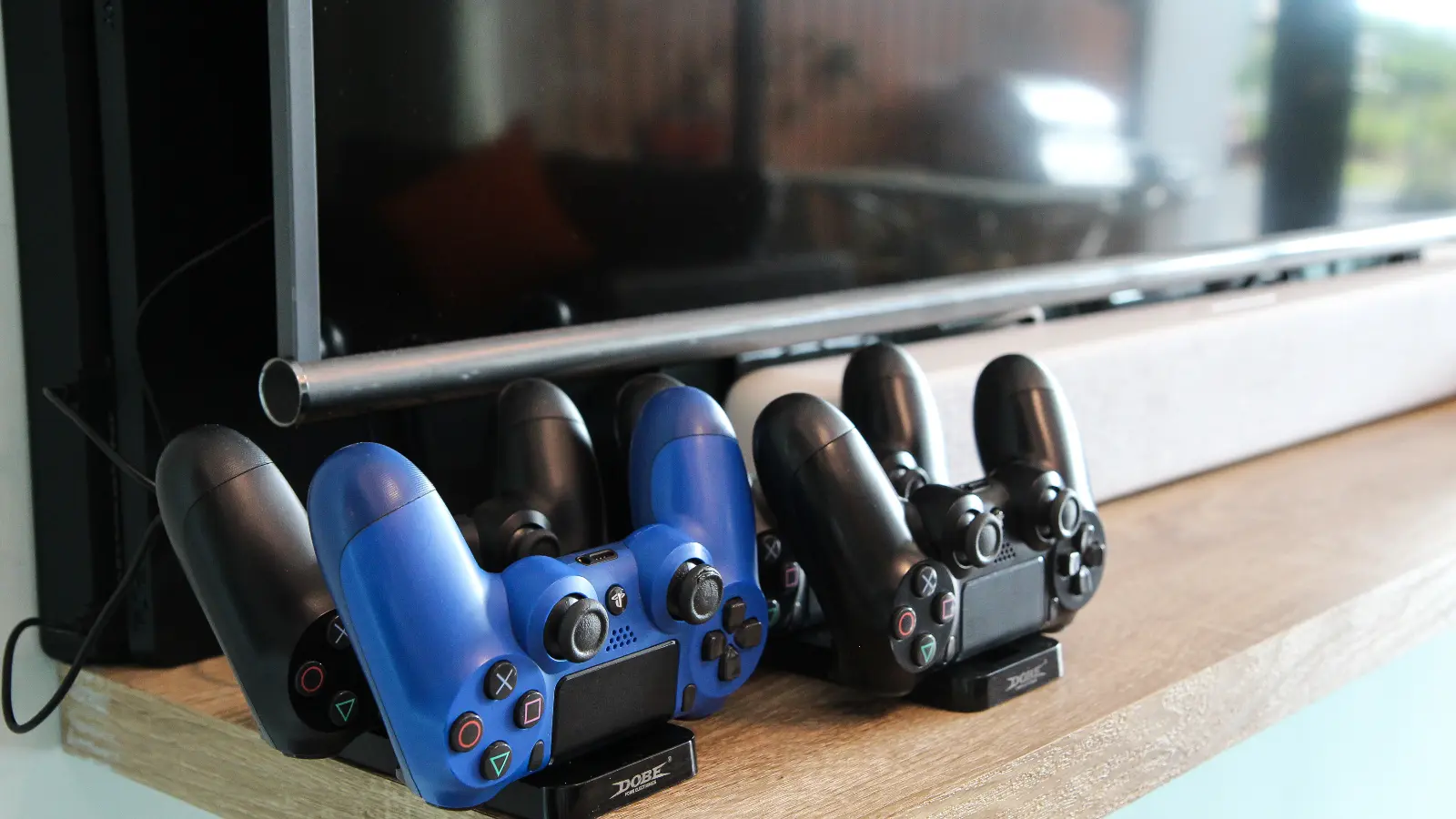 提供四組PS搖桿